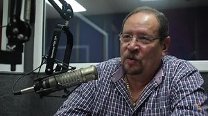 Noches de discusión política en las ondas radiales