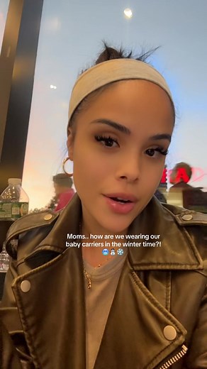 I love my @BabyBjörn carrier and would love to continue using her in the cold sznnn but idk??? 🥶😩 #momsoftiktok #newmom #newmomtips #momtok #babytok
