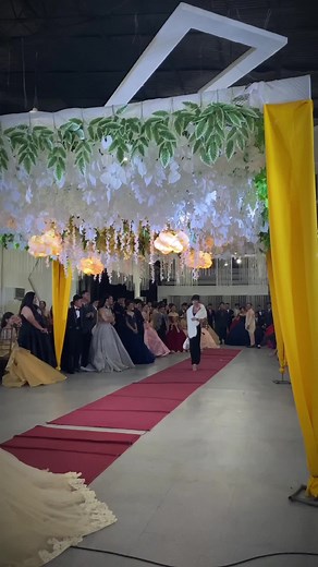 Unique Prom Dresses: Stand Out at Your Prom Night!