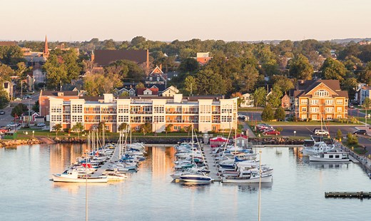 ISLA DEL PRÍNCIPE EDUARDO Y SU CAPITAL CHARLOTTETOWN, EN CANADÁ