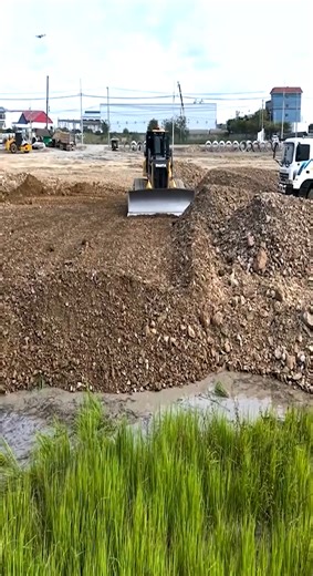 97K views · 761 reactions | Excellent Work Skills By Professional Bulldozer Operators #dozer #bulldozer #rells #reelsinstagram #heavyequipment | Bulldozer Operator | Facebook