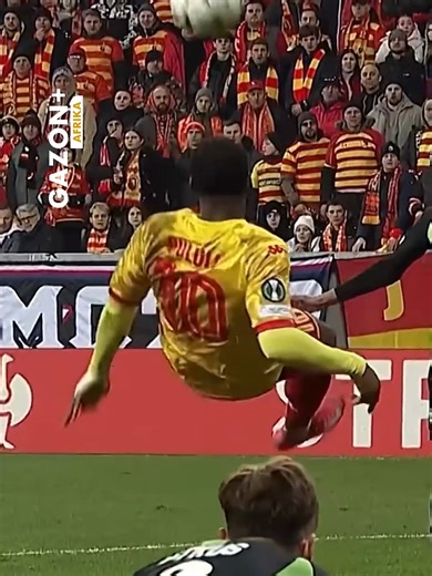 🔥 Débat autour de la liste de Sébastien Desabre pour les barrages du Mondial ! 🇨🇩⚽ La liste est sortie… mais une question enflamme déjà les supporters : quel est ce joueur qui manque dans la sélection ? 🤔 Entre choix du sélectionneur, surprises et grandes absences, les avis sont partagés chez les fans des Léopards. 👉 Selon vous, quel joueur mérite sa place et a été oublié par Desabre ? 💬 Donnez votre avis en commentaire et lancez le débat !