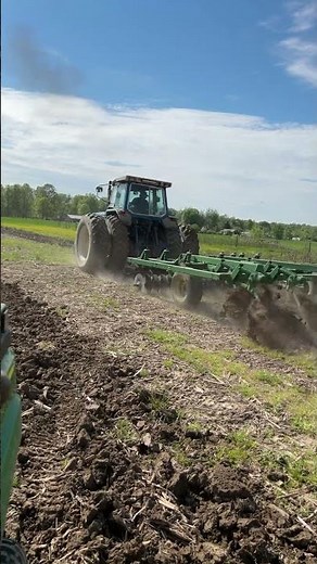 Ford TW-35 Chisel Plowing with a John Deere 712