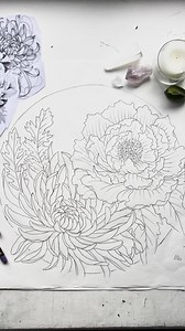 A moody deep red peony and chrysanthemum coming up! Inspired by Bob the peony 🥰 this 4-tone palette will be layered onto a 500mm diameter board. Deep greens, ruby red and aubergine 👌🏽 lush!!! Will eventually be flying to Roseville, California 🇺🇸 #art #paintcarving #hannahjensenart #artist #paintcarver #peony #chrysanthemum | Hannah Jensen Fox - Paint Carver