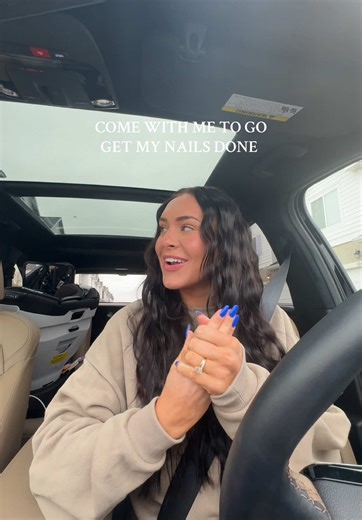 Get Ready for Spring: Vibrant Lime Green Nail Inspiration