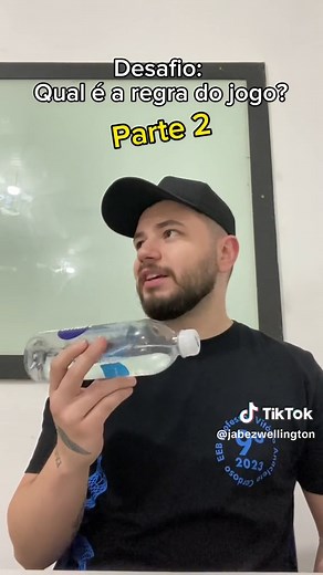 Desafio da Garrafa: Descubra a Regra do Jogo!