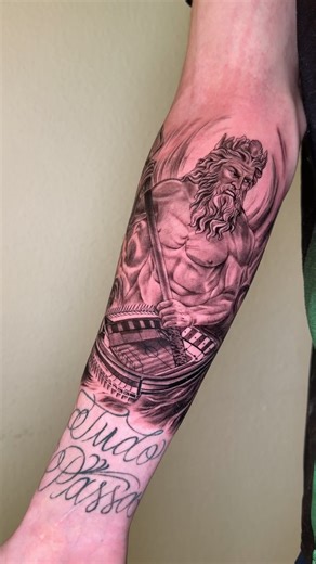 🔱ATLETICO DE MADRID x NEPTUNO🔱 Superrrrr proyecto para un fanático del ATM, quedo encantado con este increíble resultado. Escribe tu equipo favorito en los comentarios, hago diseños personalizados y unicos✍🏼🔥 #madrid #atleticodemadrid #barcelona #realmadrid #tatuajes