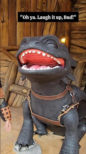 Toothless Laughing at Hiccup's Accident 🤣 HTTYD at Epic Universe