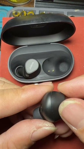 Thay pin tai nghe Jabra Elite 7 Pro#thaypintainghe #jabraelite7pro #suatainghetanphu #dntstore