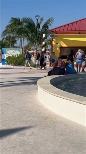 Water Fountain @Celebration Key | Grand Bahama Island | #Shorts | Cool Places