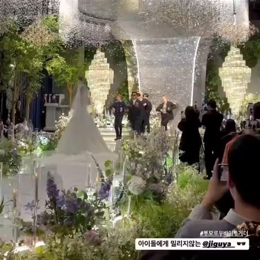 TXT FANBASE INA | WKWKWKWK JISOO NIM DANCE LOVE LANGUAGE BARENG TXT 😭 cr.txt_sarangdan2 #txt #tomorrow_x_together | Instagram