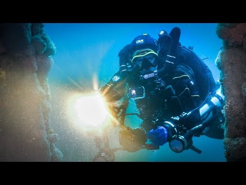 Wreck Diving the HMCS Yukon | Deck 4 Penetration Stern to Engine Room | San Diego | California
