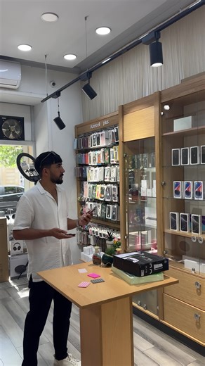 Rəngli iPhone Qutuları: Tərz və Üslub