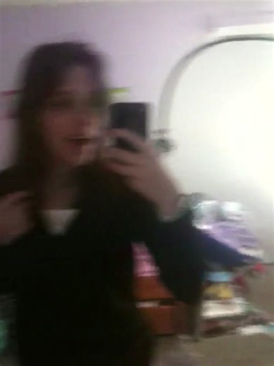 Recording a Tiktok on the Third Generation iPhone (iPhone 3GS)