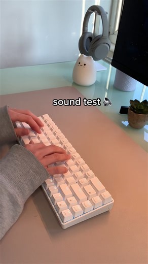 Mechanical Keyboard Sound Test and Light Patterns Demo