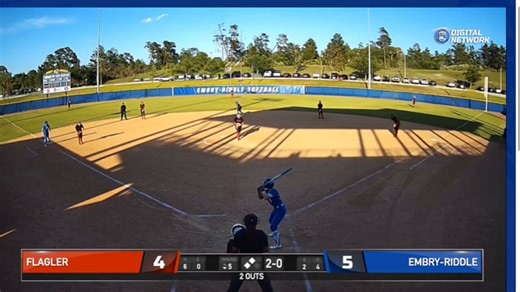 Sierra Lipton with a RBI double and the Eagles lead 7-4‼️#GoERAU