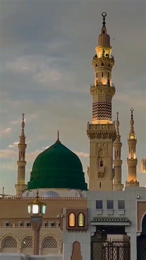 Mera Jeena Bhi Koi Jina Dur Hai Mujhse Tera Madina💖 New Naat Status 🌹#status#shorts#shortvideo#short