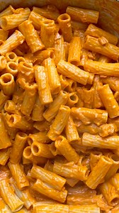 Easy Tomato Cream Sauce! Tomato paste gives this sauce a deep, rich flavor. Recipe ➡️ https://cookfasteatwell.com/easy-tomato-cream-sauce/ | Cook Fast, Eat Well