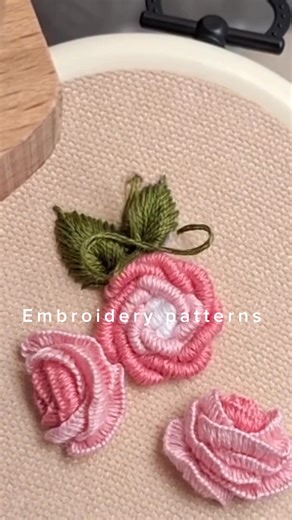 24K views · 522 reactions | New easy hand embroidery leaf stitch 瑱 #new #fb #handmade #embroidery #needlework #fbreelsfypシ゚viralシ #foryouシ #fbreelsfypシ゚viralfbreelsfypシ゚viral | Embroidery Patterns | Facebook