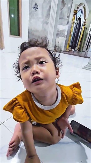 Lifa Ngotot Mau Lihat Monyet di HP, Obrolannya Sama Baba Bikin Ngakak 😂🐒 #shorts