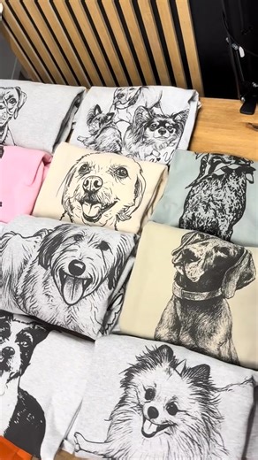 Turning your pup’s photo into cozy art 凉 Would you wear your dog on a sweatshirt?  Make it magical >> https://bit.ly/48A5BHj #PetPortrait #Sweatshirts #Dog #Cat #Horse #PetLovers #Custom #Christmas #Gift #Sweater #Pet #Hoodie | PetPaw Parents | Facebook