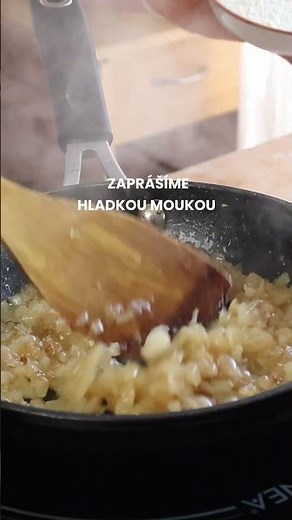 Dušená kapusta na slanině je prospěšná na trávení, a navíc skvěle zasytí #toprecepty #foodie #recept