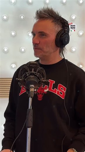 Nek è stato ospite negli studi di Radio Kiss Kiss Italia, durante la trasmissione “Made in Italy” insieme a @belmonte.pino ♥️ I suoi successi, la sua carriera, l’amore e la gratitudine per la radio, una riconoscenza che dura dai suoi esordi. 🔗 L’intervista completa potete trovarla su KissKiss Italia.it #nek #radiokisskissitalia | Radio Kiss Kiss Italia