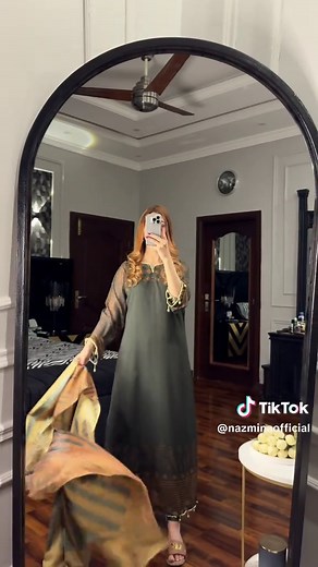 Sirius Shift Dress: Shine Chic and Effortlessly Stylish