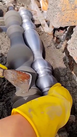 Real Engineerings | Engineering & Technology & Gadgets & DIY on Instagram: "Instant Architecture: Casting Concrete Balusters with Precision Molds! 🏗️🏛️ ​Witness the mesmerizing, fast-paced production of custom architectural components! This video showcases a simple but effective workshop machine designed for casting decorative concrete balusters (spindles)—the vertical supports used in railings and fences. ​Efficiency in Formwork ​This process automates the creation of complex, symmetrical sha