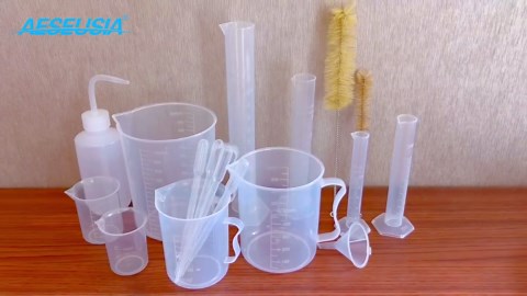 Plastic Graduated Cylinder and Beaker, 10ml 25ml 50ml 100ml Graduated Cylinders, 50ml 100ml 250ml 500ml 1000ml Plastic Science Beakers, Includes Pipettes, Wash Bottle & Brushes