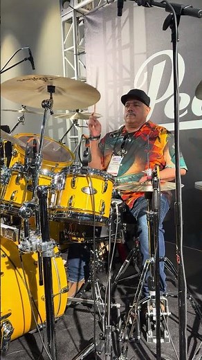 Dennis Chambers improvises on drums 🔥