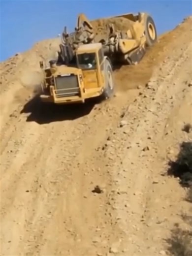 Caterpillar 657G : Le monstre des chantiers