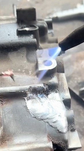 428K views · 4.8K reactions | Veja como é feito essa solda alumínio. #ferramentatorno #ferramenta #torneiro #usinagemmecânica #usinagem #mecanica #solda #torneiromecânico | Joilton Alves da Silva | Facebook