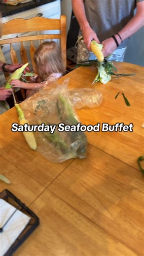 Definitely reccomend buying 40 pounds of seafood and having your own seafood buffet day! This was the perfect way for everyone to be able to try whatever they wanted (and rule out any shellfish allergies 😅) #seafood #saturdayvibes #familytime