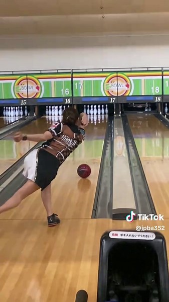 ボウリングでのスローモーション撮影