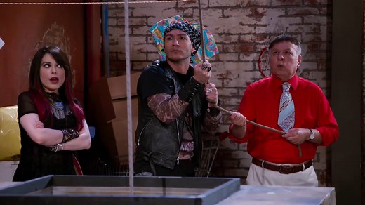 1.8M views · 38K reactions | Los vecinos se reúnen en la cisterna para buscar el tesoro y acuerdan repartirlo entre todos, solo que no será tan sencillo sacarlo del fondo Disfruta de #Vecinos en #ViX, solo entra aquí  https://bit.ly/3wc3aWI  | Las Estrellas | Facebook