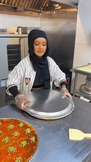 Mastering the Nama Tray Flip: A Mesmerizing Performance