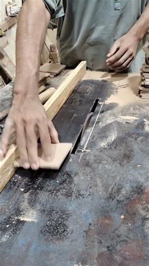 “Simple Wood Cutting with Table Cutter Machine”