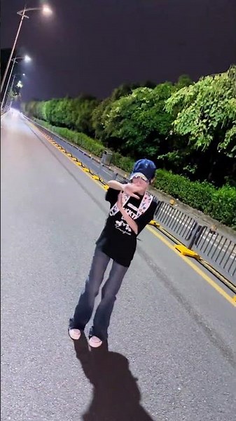 Cool Street Dance Moves 😎✨ #Shorts
