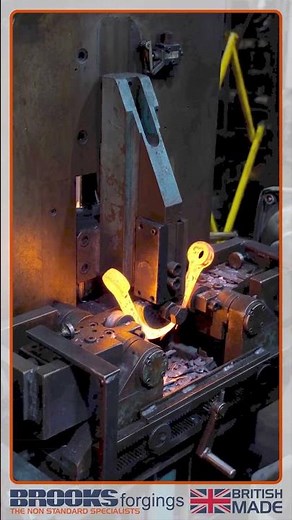 Dee D Shackle Manufacturing #shorts #forging #bending #manufacturing #shackles