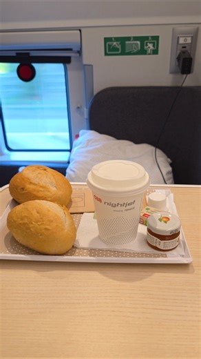 When you wake up on the OBB Nightjet! 😉👌#train #nightjet #obb #deutschland