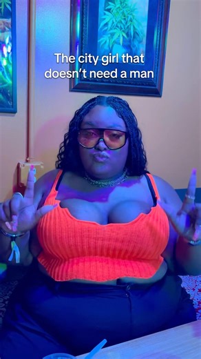 I try to cosplay as a city girl sooo bad 😭