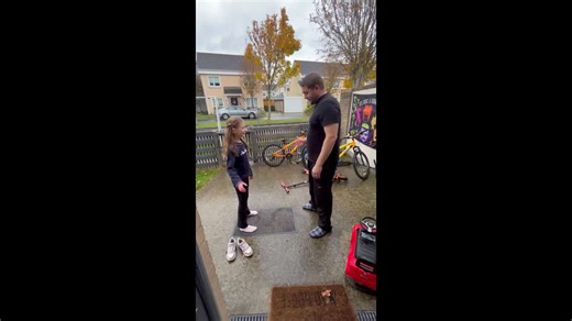 One-arm dad lift goes viral—Daddy Lift Challenge hits 1.6 million Instagram views