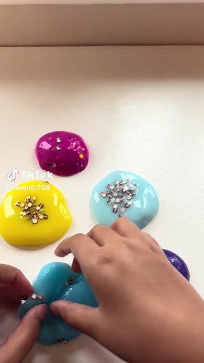 Mixing Fun Slime Colors: A Colorful ASMR Experience