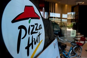 17K views · 223 reactions | The NFL chose Pizza Hut to replace Papa John's after last season's political controversy. | CNBC | Facebook