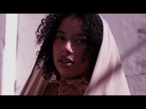 Tia Lua - “Preciso” feat. vulgo2L (oficial vizualizer)