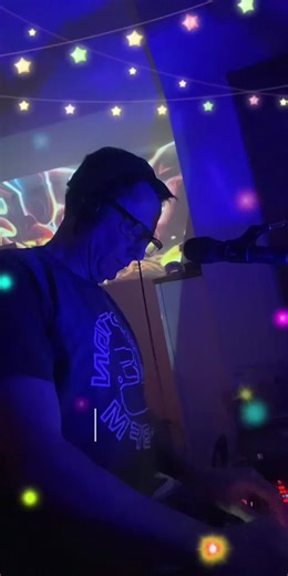 Live Session of Club Classics 1987 - 2007 with your Retro Rave Resident Parks, warming you up for a proper new years eve party! #clubclassics #rave #retrorave #live #newyearseve
