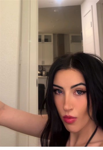 Why I Prefer My Eyes Over Blue Contacts