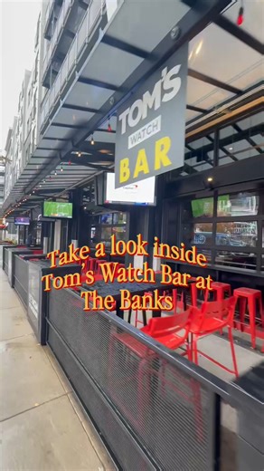 The Enquirer on Instagram: "Take a look inside the new Tom’s Watch Bar, located inside the BetMGM Sportsbook at The Banks. The new bar boasts more than 65 screens and 100 different beers and cocktails. (🎥: @haadiza_ogwude / The Enquirer) #cincinnati #cincinnatiohio #thebanks"