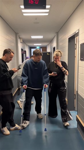 REVOLVERHELD on Instagram: "läuft bei uns 🤝"